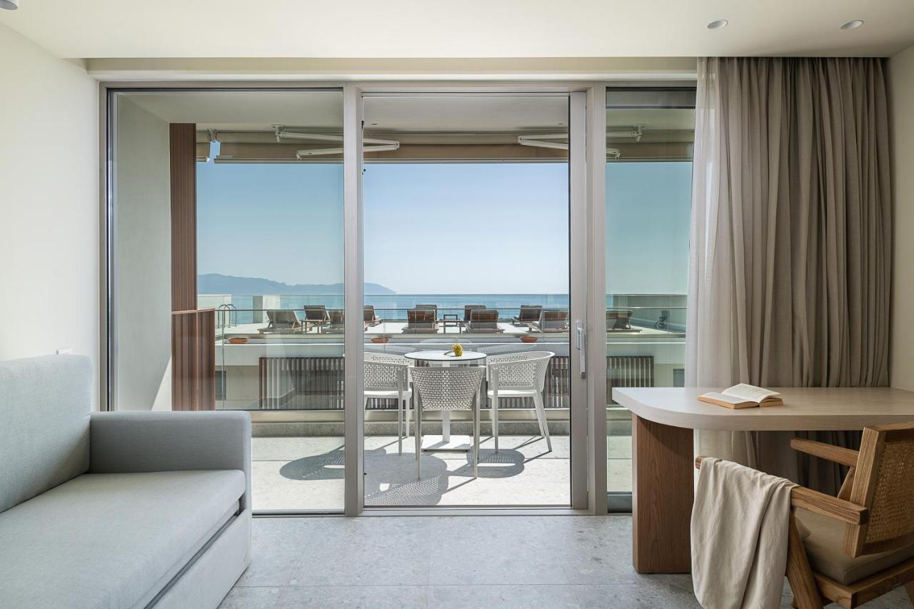 โรแมนติกา โฮเต็ล แอนด์ อพาร์ทเม้นส์ Aparthotel Agia Pelagia  ภายนอก รูปภาพ