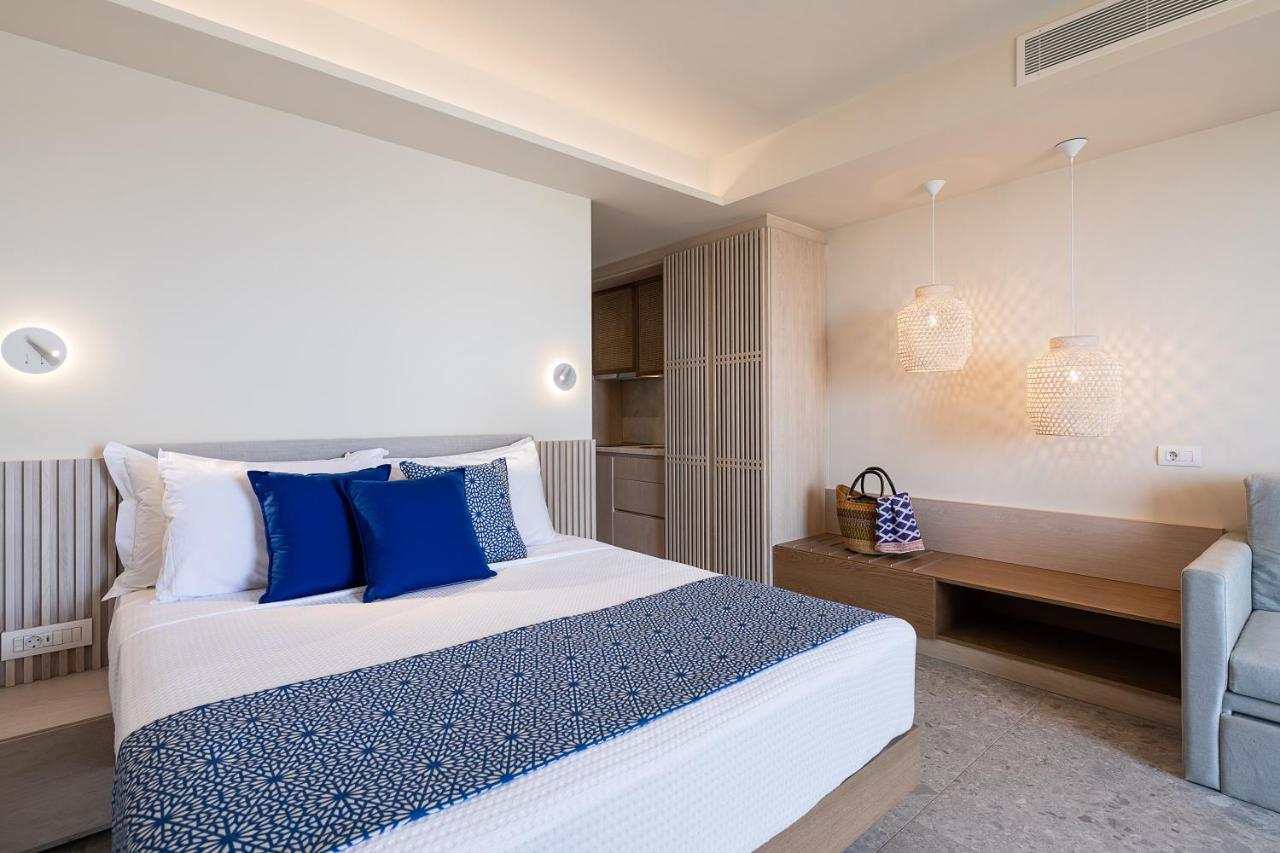 โรแมนติกา โฮเต็ล แอนด์ อพาร์ทเม้นส์ Aparthotel Agia Pelagia  ภายนอก รูปภาพ